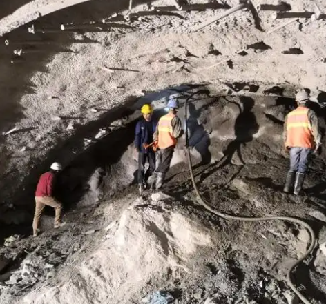 红寺堡拱顶带模注浆料的施工流程及注意事项